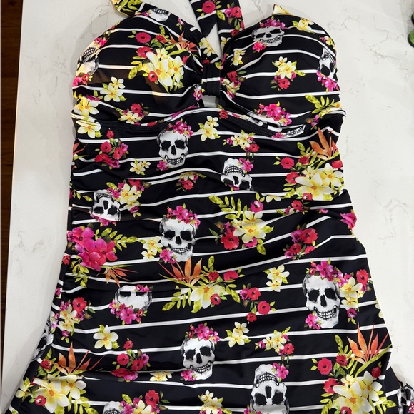 torrid Other - Floral Skull Print Tankini Top Size 0 (XL) NEW